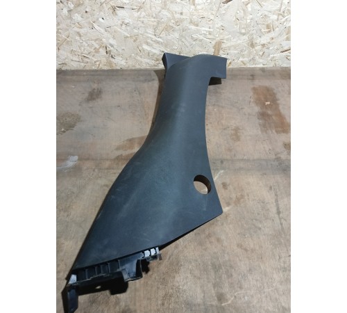 Обшивка стойки задняя правая