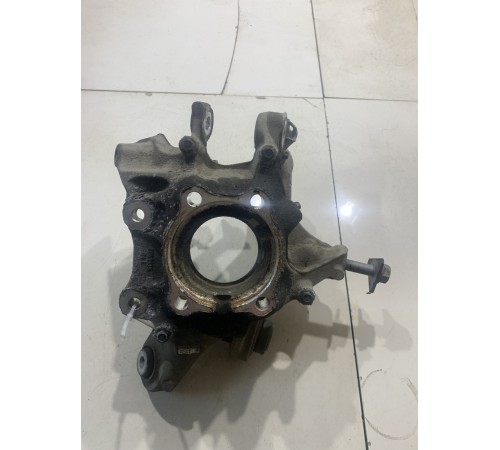 Кулак поворотный(задний левый)