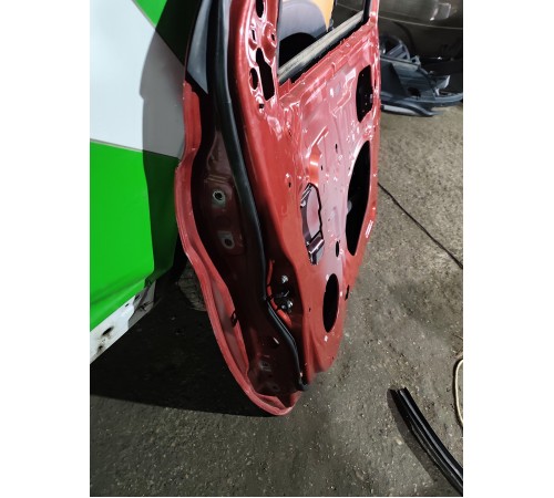 Дверь передняя правая