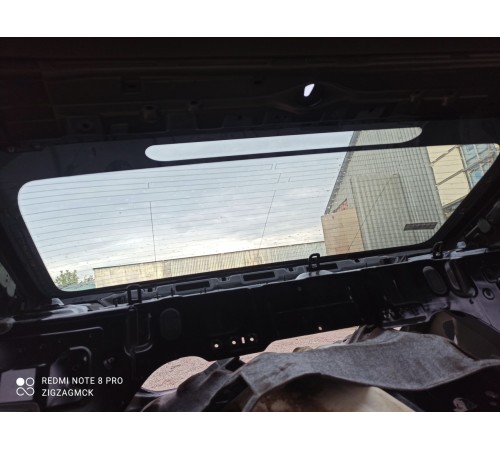 Стекло заднее