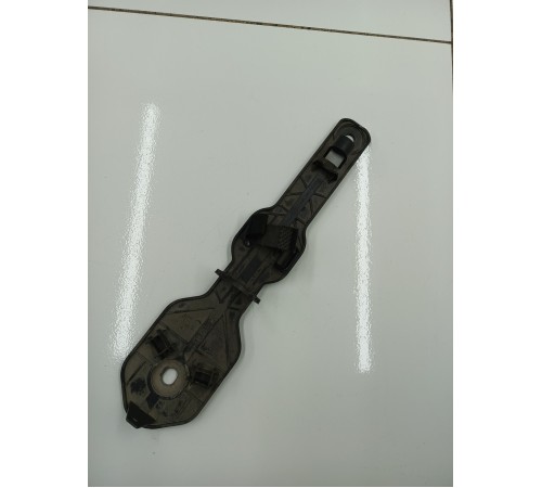 Крепление фиксатор буксировочного крюка