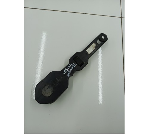 Крепление фиксатор буксировочного крюка