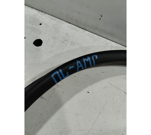 Уплотнитель двери (передний левый)