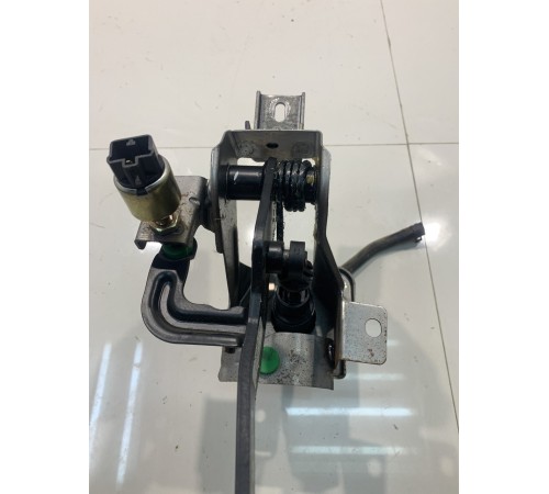 Педаль сцепления