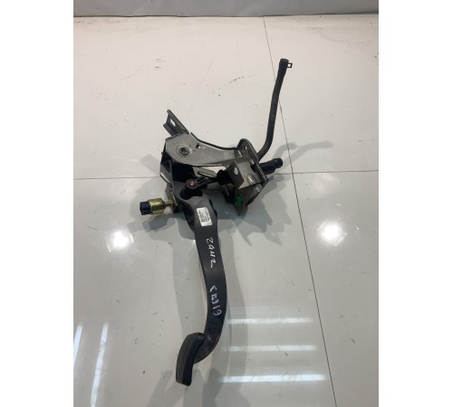 Педаль сцепления