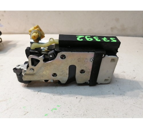 Замок двери задней левой