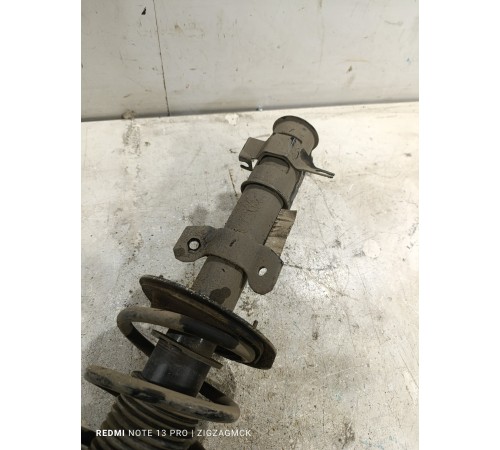 Амортизатор передний правый