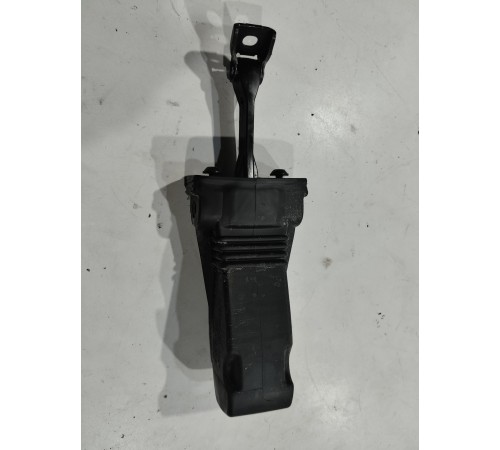 Ограничитель двери(передний левый)