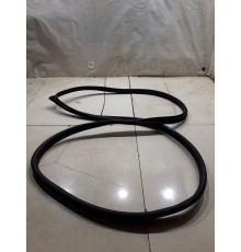 Уплотнитель двери(передний правый)