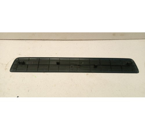 Накладка порога передняя левая