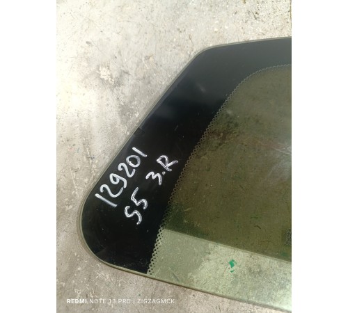 Форточка двери задняя правая