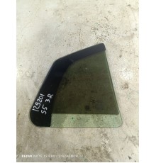 Форточка двери задняя правая