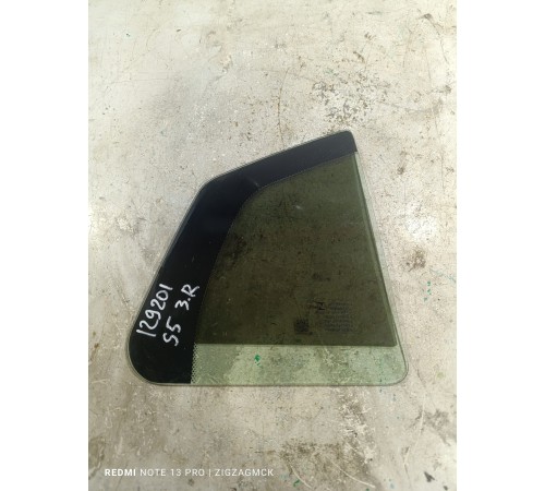 Форточка двери задняя правая