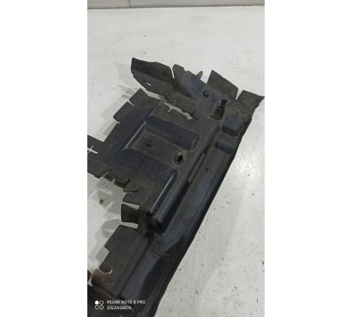 Дефлектор радиатора левый