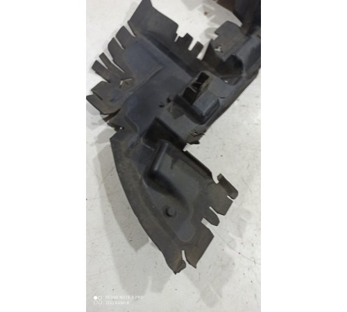 Дефлектор радиатора левый