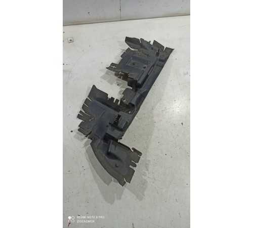 Дефлектор радиатора левый