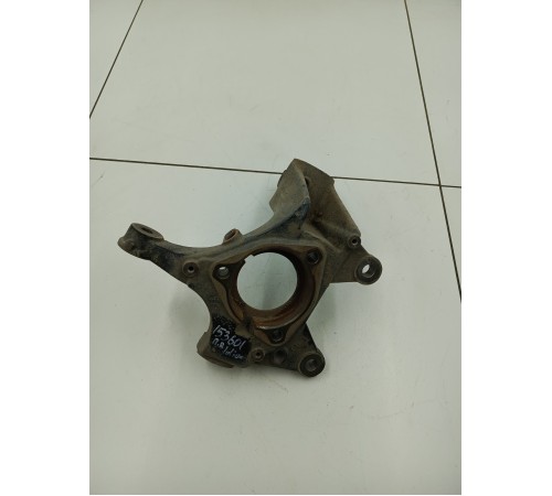 Кулак поворотный передний правый