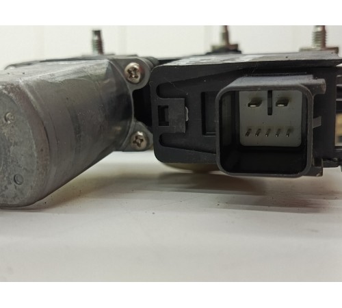 Стеклоподьемник двери передний правый в сборе