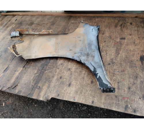 Крыло переднее правое