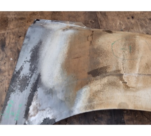 Крыло переднее правое