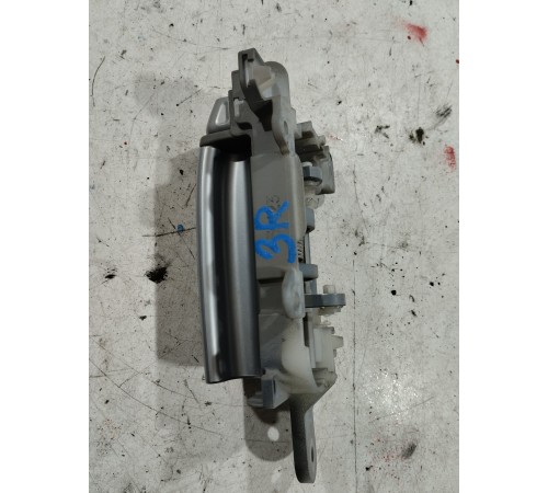 Ручка двери (задняя правая внутренняя)