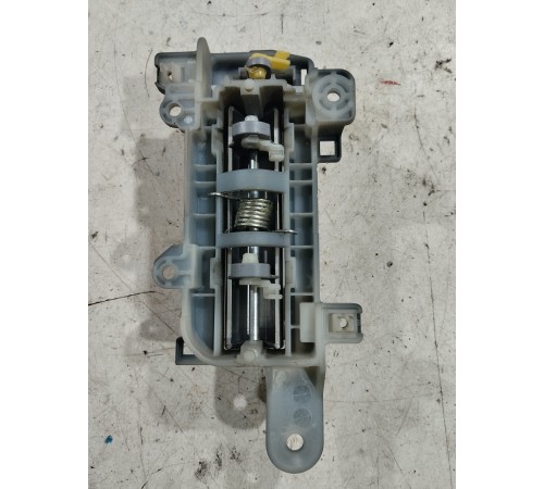 Ручка двери (задняя правая внутренняя)