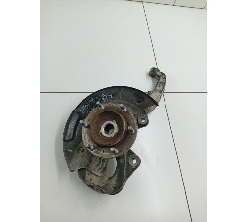 Кулак поворотный передний левый