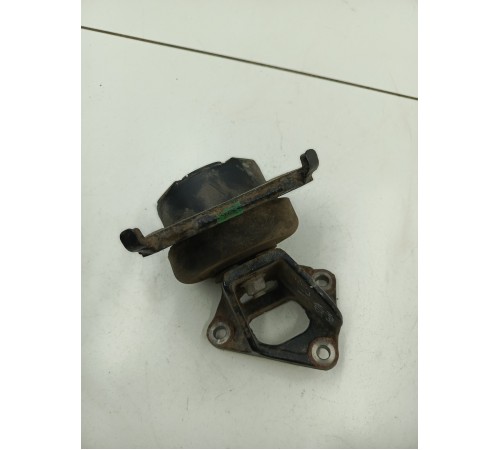 Опора двигателя левая