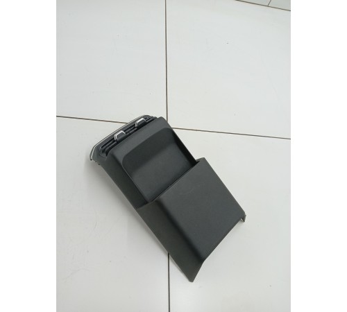 Накладка центральной консоли (задняя)