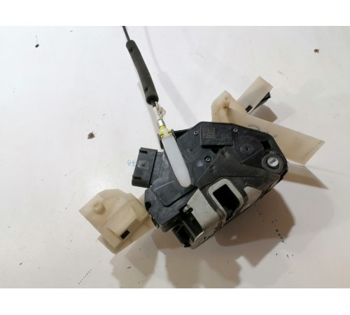 Замок двери задний правый