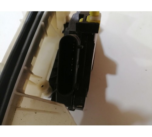 Замок двери задний правый