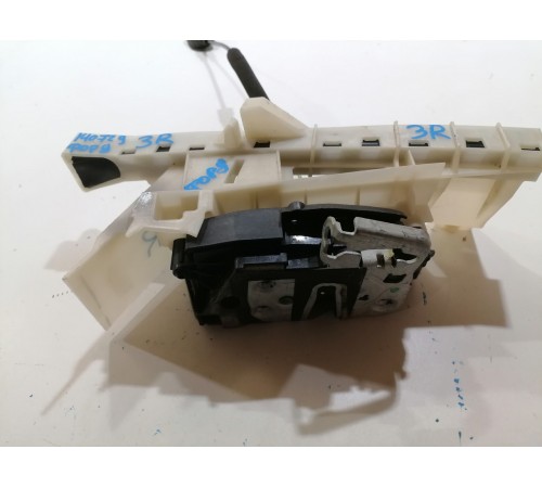 Замок двери задний правый