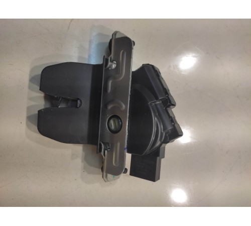 Замок багажника