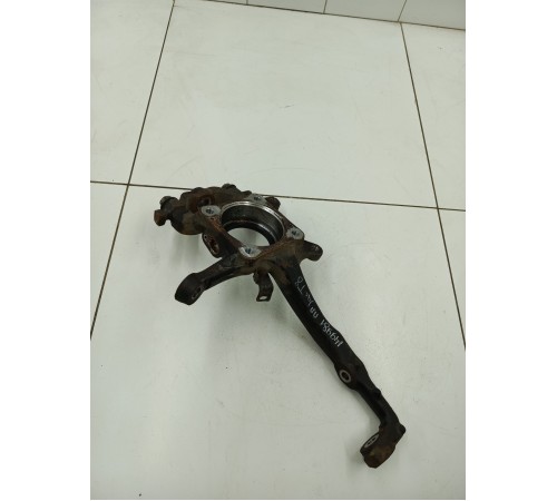 Кулак поворотный передний правый