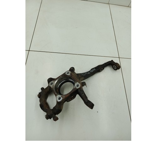 Кулак поворотный передний правый