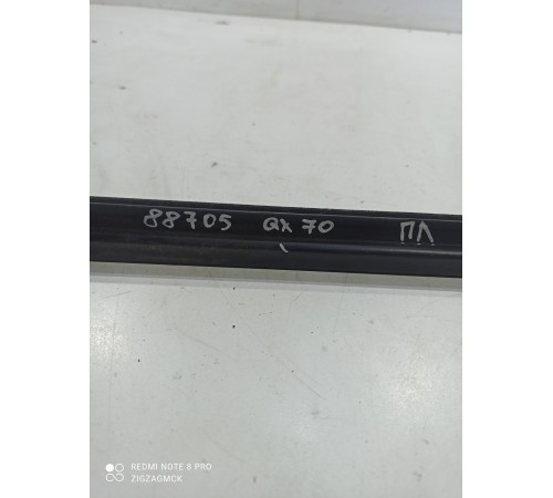 Уплотнитель стекла (передний левый внутренний)