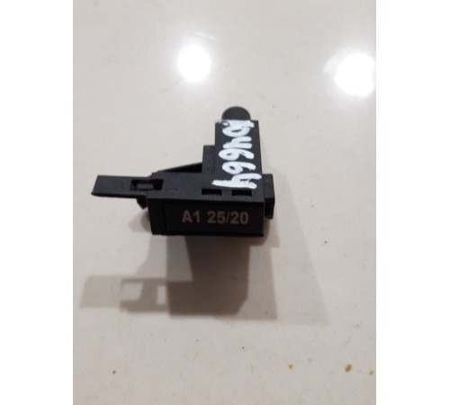 Концевик рычага стояночного тормоза