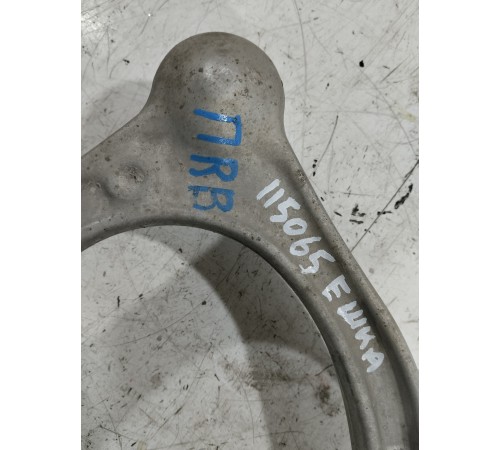 Рычаг подвески передний правый верхний