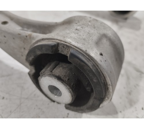 Рычаг подвески передний правый верхний