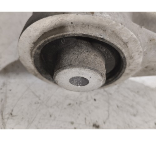 Рычаг подвески передний правый верхний