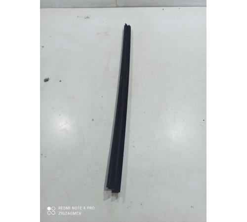 Уплотнитель стекла (передний левый внутренний)