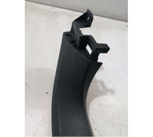 Обшивка крышки багажника правая