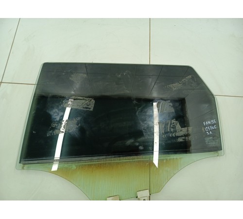 Стекло двери заднее левое