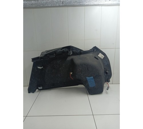 Обшивка багажника левая