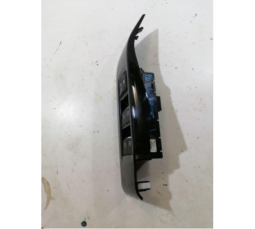 Блок управления стеклоподъемников, левый