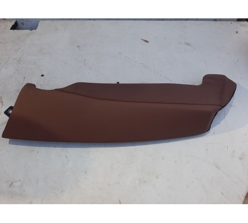 Боковая поддержка заднего сиденья левая