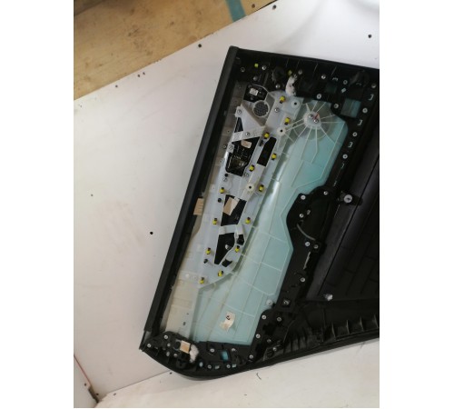 Обшивка двери задняя правая