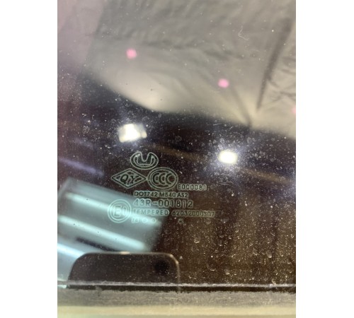 Стекло двери (заднее, правое)