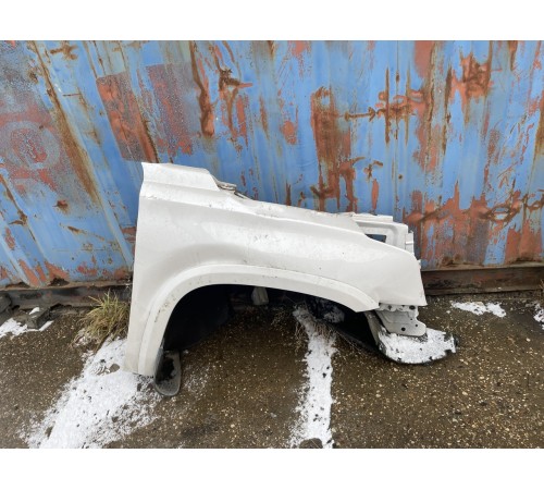 Крыло переднее правое