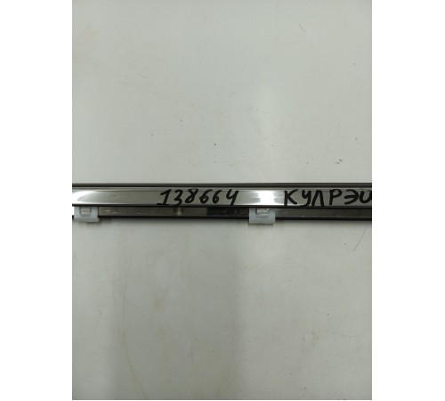 Уплотнитель стекла двери задний правый внешний